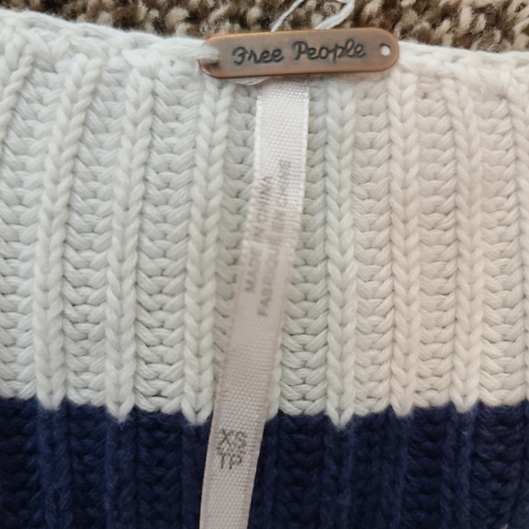 Free People Just My Chunky Striped Cropped Sweater Blue White Size XS - Picture 5 of 7
